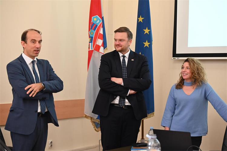 Slika /slike/Vijesti2025/8 dio/PHOTO-2025-12-08-19-31-38_2.jpg